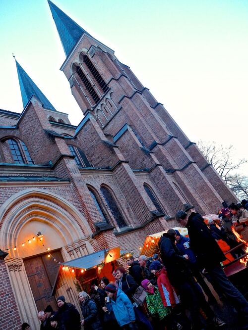 OLYMPUS DIGITAL CAMERA